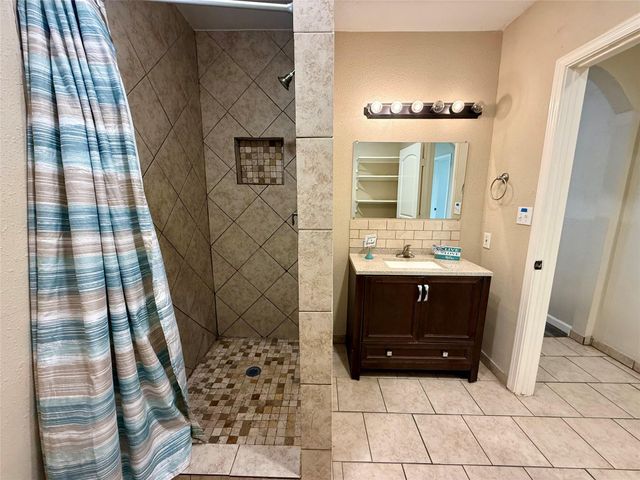 429 W 2nd Street, Freeport, TX 77541