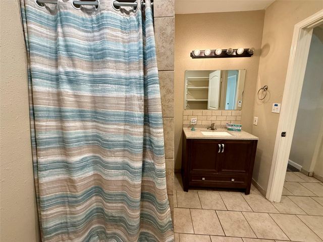 429 W 2nd Street, Freeport, TX 77541