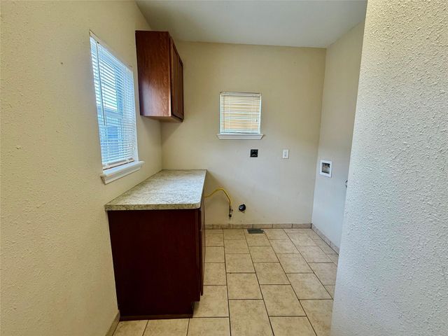 429 W 2nd Street, Freeport, TX 77541