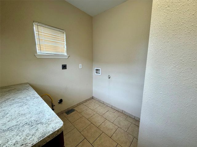 429 W 2nd Street, Freeport, TX 77541