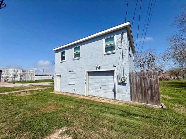 429 W 2nd Street, Freeport, TX 77541