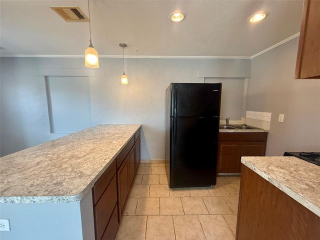 429 W 2nd Street, Freeport, TX 77541