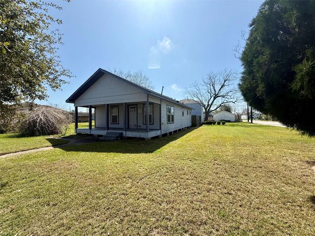 429 W 2nd Street, Freeport, TX 77541