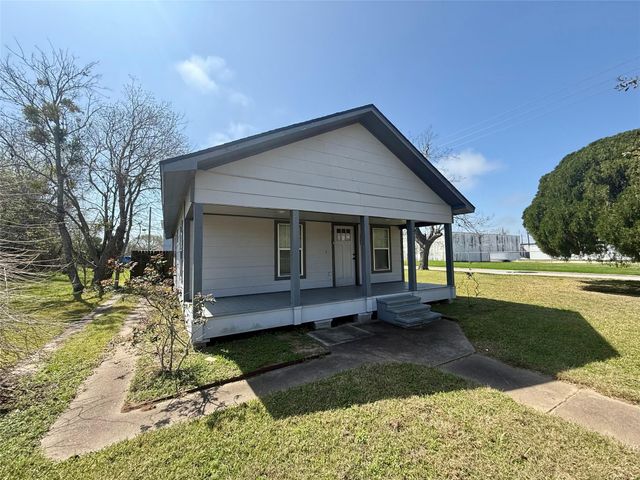 429 W 2nd Street, Freeport, TX 77541