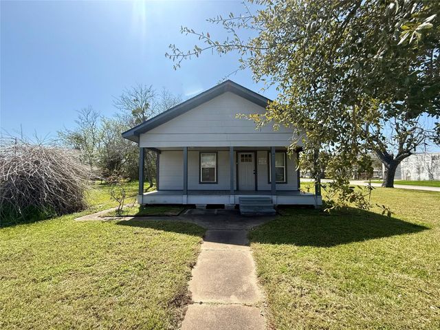 429 W 2nd Street, Freeport, TX 77541