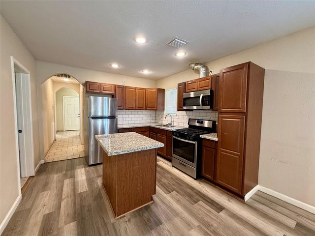 429 W 2nd Street, Freeport, TX 77541