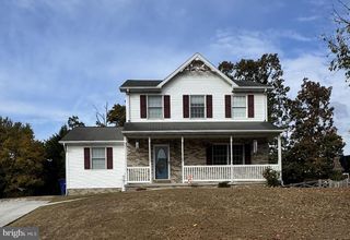 15 YORKTOWNE CT, Littlestown, PA 17340