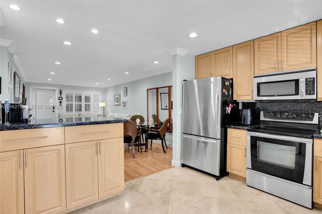 1446 Hayes St 9, Hollywood, FL 33020