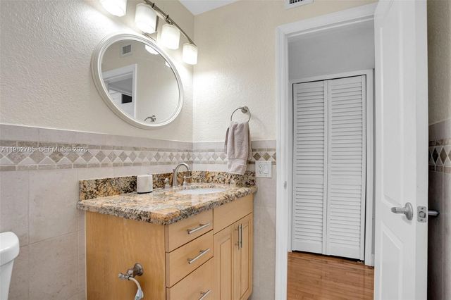 1446 Hayes St 9, Hollywood, FL 33020