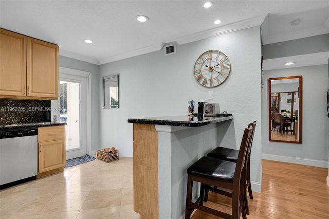 1446 Hayes St 9, Hollywood, FL 33020