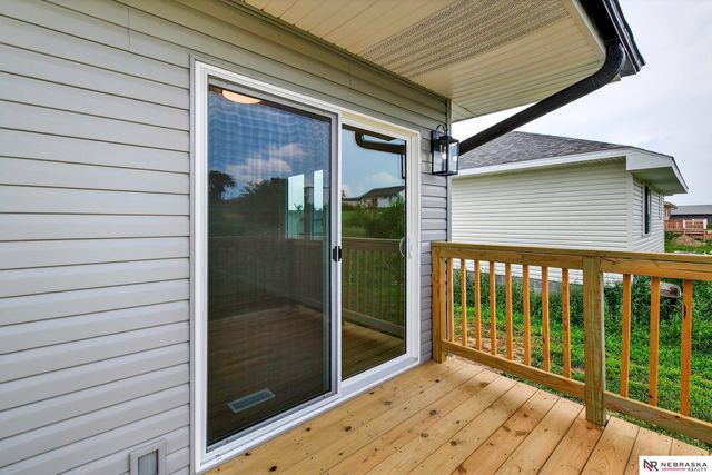 3809 Appaloosa Drive, Omaha, NE 68022