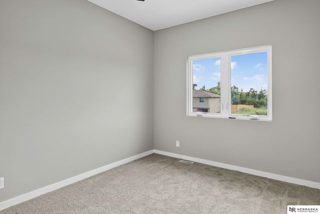 3809 Appaloosa Drive, Omaha, NE 68022