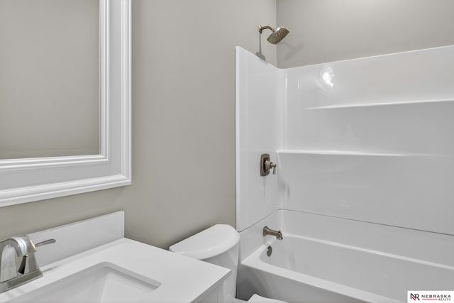 3809 Appaloosa Drive, Omaha, NE 68022