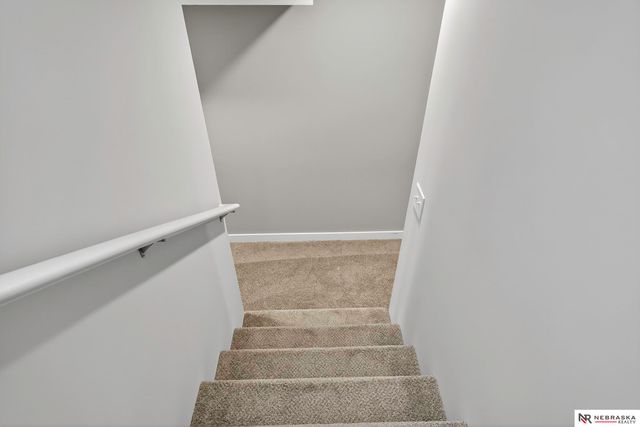 3809 Appaloosa Drive, Omaha, NE 68022