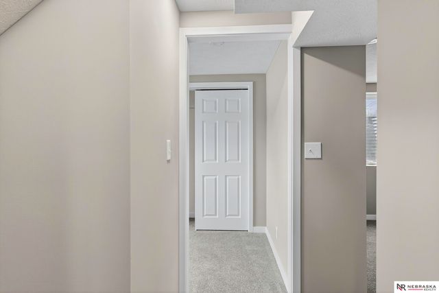 3809 Appaloosa Drive, Omaha, NE 68022