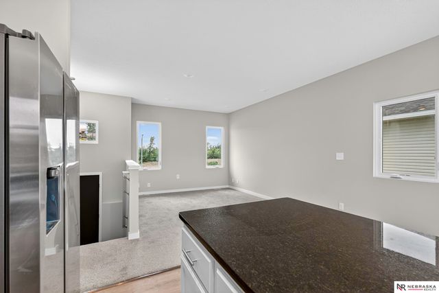 3809 Appaloosa Drive, Omaha, NE 68022