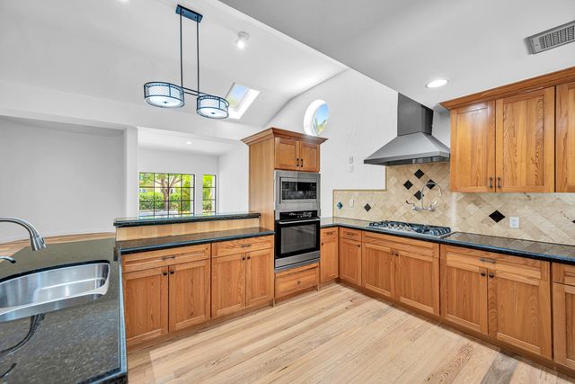 1413 NE 4th Court, Fort Lauderdale, FL 33301