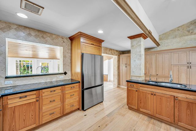 1413 NE 4th Court, Fort Lauderdale, FL 33301