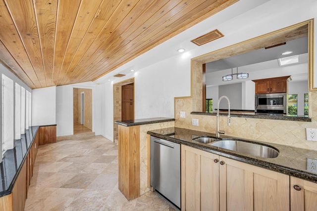 1413 NE 4th Court, Fort Lauderdale, FL 33301