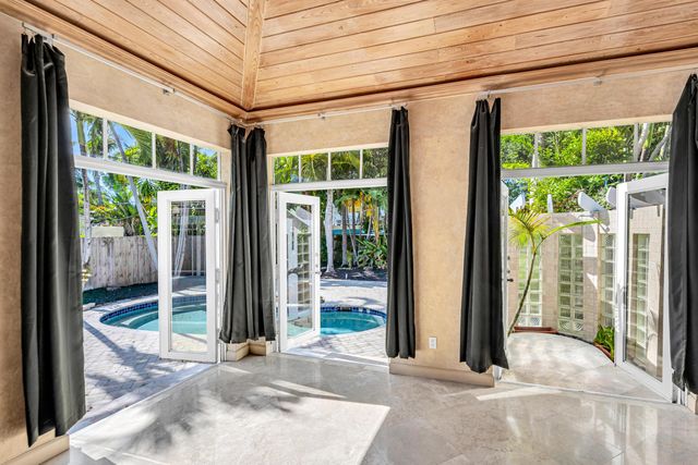 1413 NE 4th Court, Fort Lauderdale, FL 33301