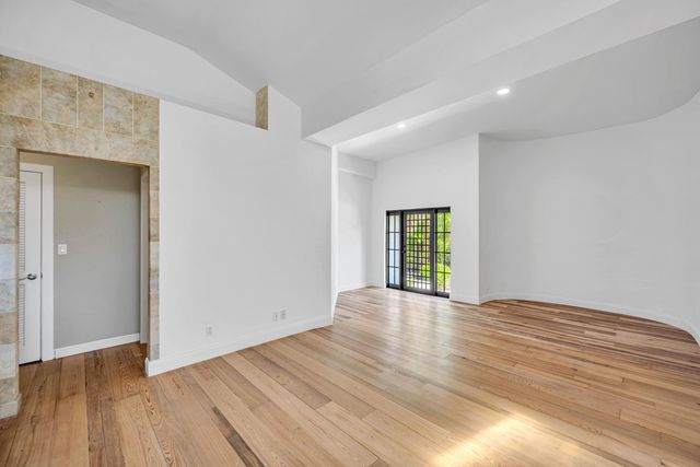 1413 NE 4th Court, Fort Lauderdale, FL 33301