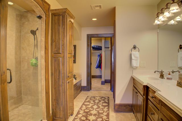 33411 33411 Ridge Road Road, Afton, OK 74331