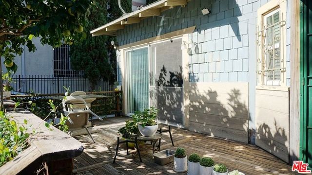 854 S Ardmore Avenue, Los Angeles, CA 90005
