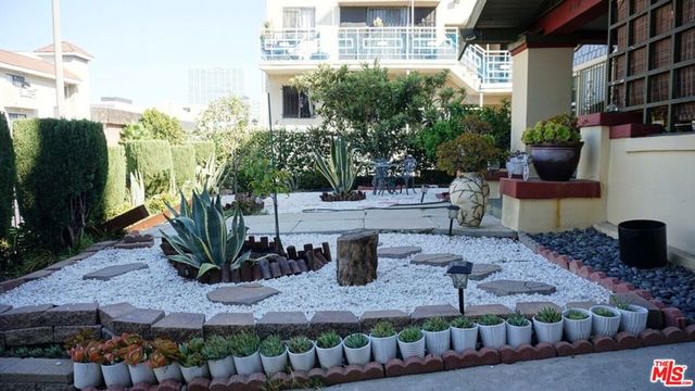 854 S Ardmore Avenue, Los Angeles, CA 90005