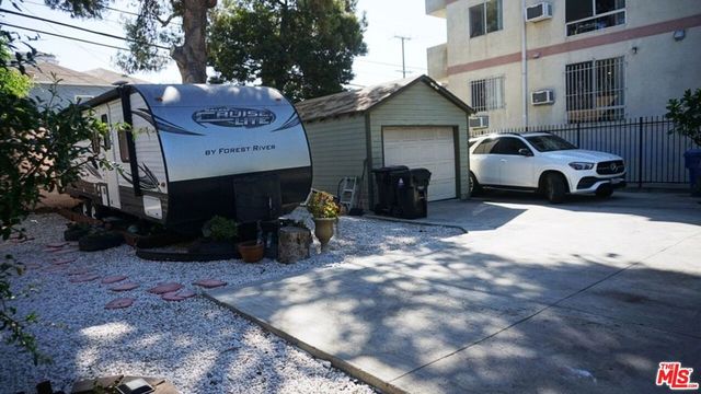 854 S Ardmore Avenue, Los Angeles, CA 90005