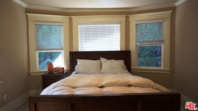 854 S Ardmore Avenue, Los Angeles, CA 90005