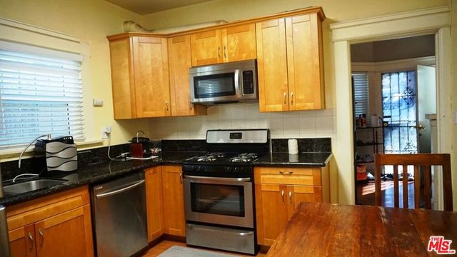 854 S Ardmore Avenue, Los Angeles, CA 90005