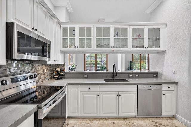 2860 Marina Circle, Lighthouse Point, FL 33064