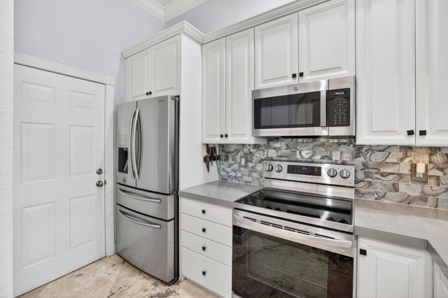 2860 Marina Circle, Lighthouse Point, FL 33064