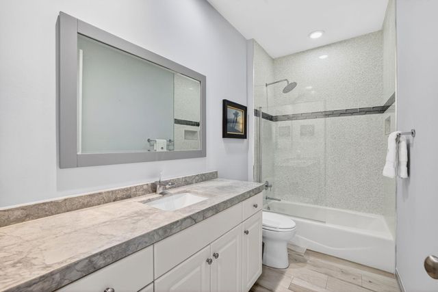 2860 Marina Circle, Lighthouse Point, FL 33064