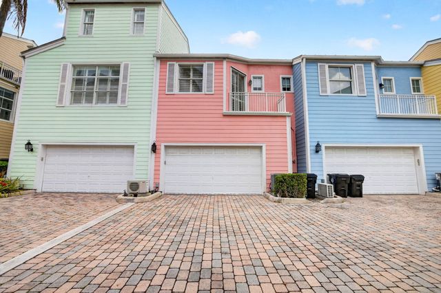 2860 Marina Circle, Lighthouse Point, FL 33064