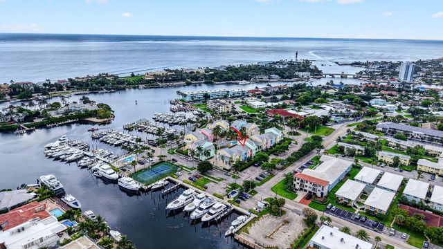 2860 Marina Circle, Lighthouse Point, FL 33064