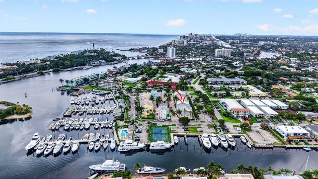 2860 Marina Circle, Lighthouse Point, FL 33064
