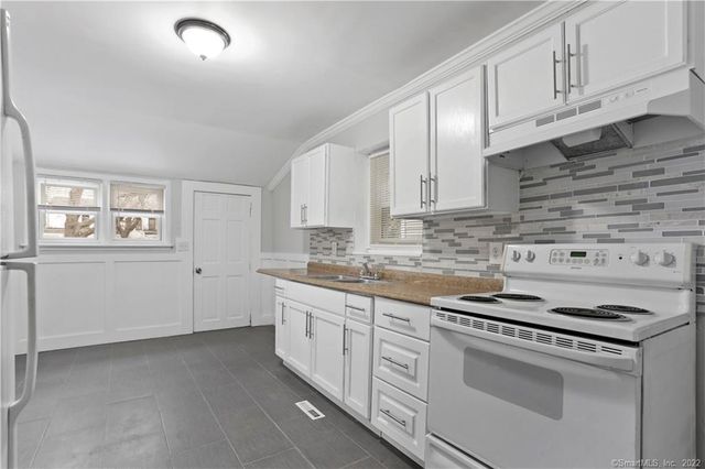 393 Huntington Street, New Haven, CT 06511