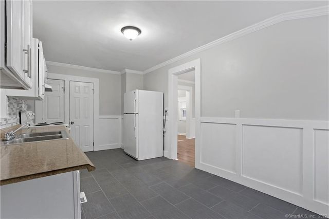 393 Huntington Street, New Haven, CT 06511