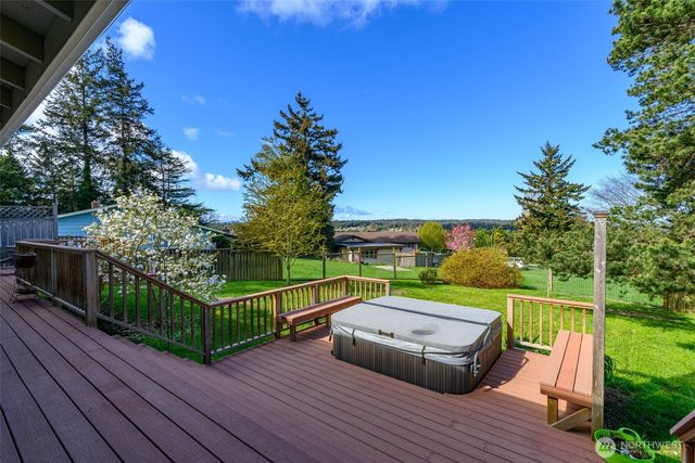 601 SW Thornberry, Oak Harbor, WA 98277