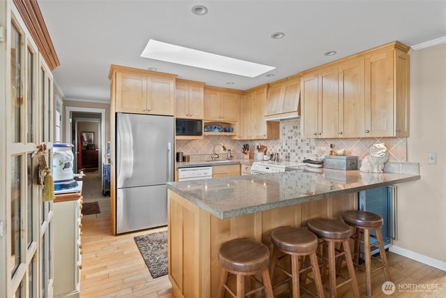 601 SW Thornberry, Oak Harbor, WA 98277
