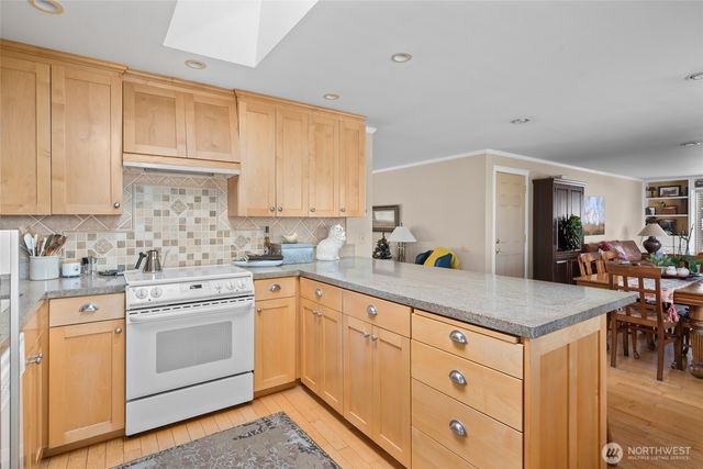 601 SW Thornberry, Oak Harbor, WA 98277