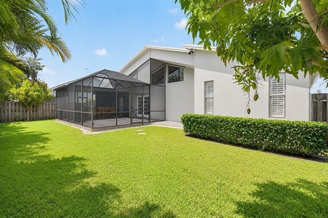 3001 Eagle Drive, Delray Beach, FL 33444