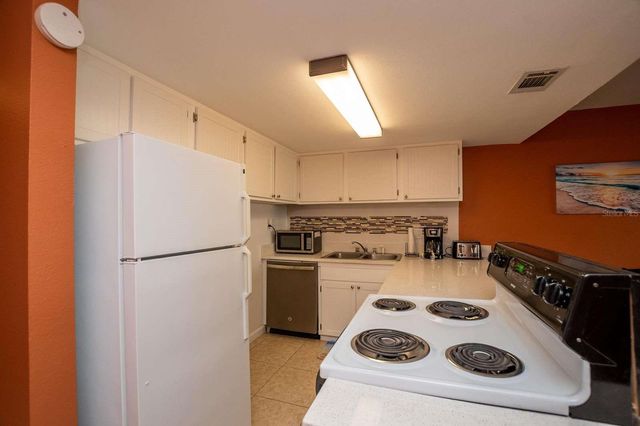 4849 SAXON C202, New Smyrna Beach, FL 32169