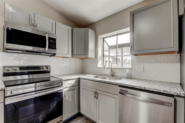 206 BEDFORD STREET, Oldsmar, FL 34677