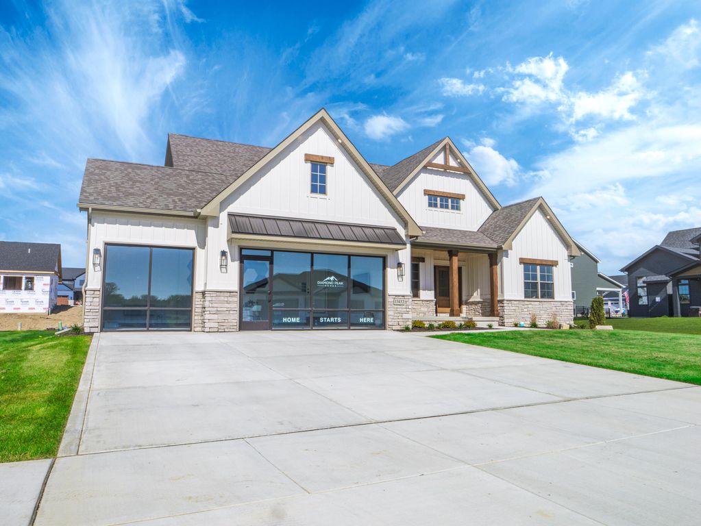 8022 Wyman Drive, St. John, IN 46373