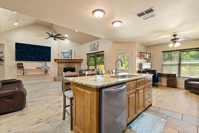 134 Hillshore Circle, Longview, TX 75605