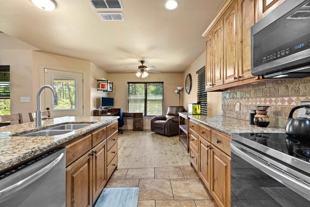 134 Hillshore Circle, Longview, TX 75605