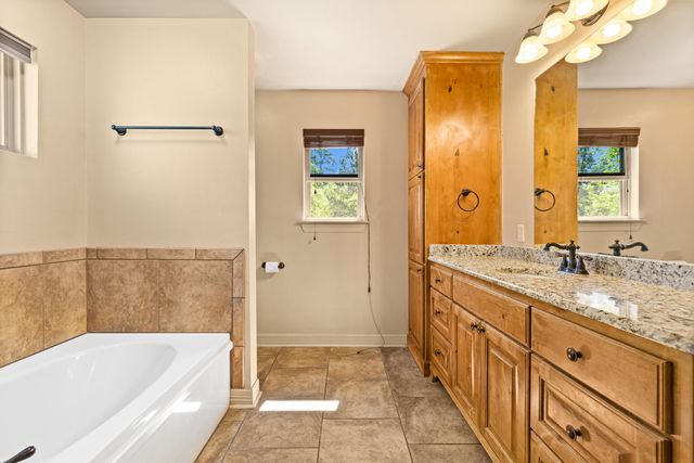 134 Hillshore Circle, Longview, TX 75605