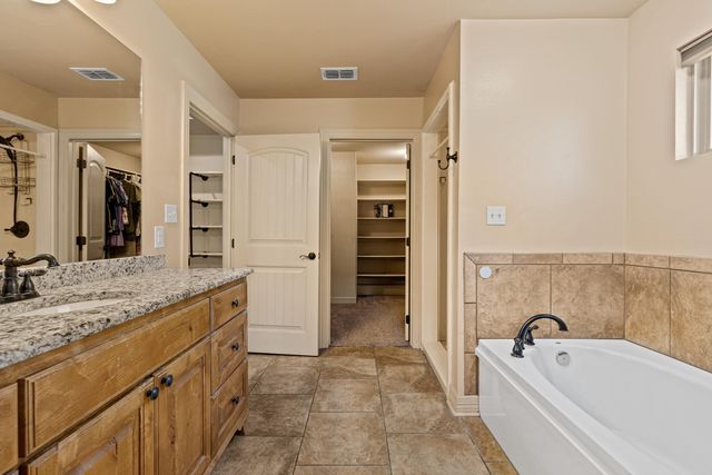 134 Hillshore Circle, Longview, TX 75605